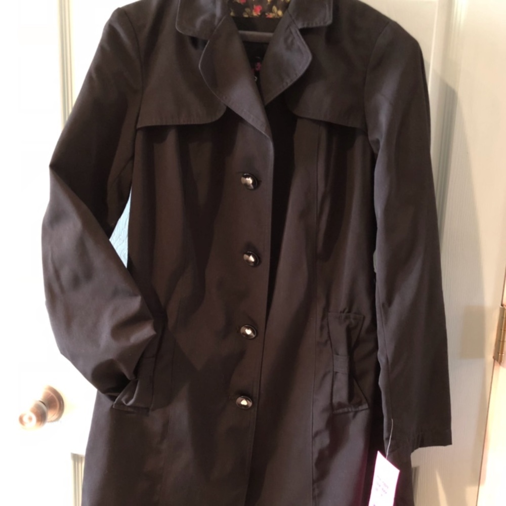 🆕 Betsey Johnson light-weight coat